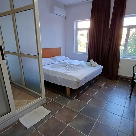 Dede Nikolla 3* Durrës