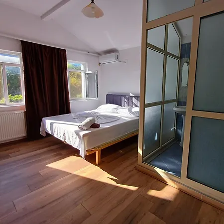 Dede Nikolla 3* Durrës