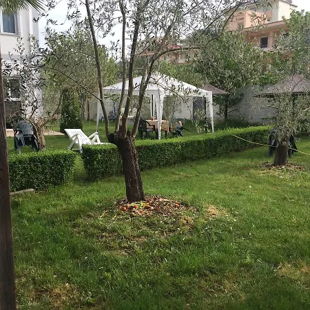 Гостевой дом Dede Nikolla 2*