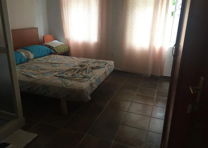 Dede Nikolla Konukevi Dıraç