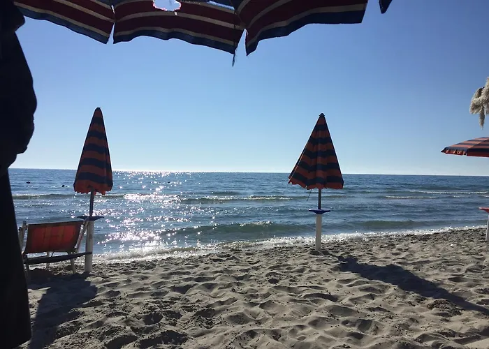 Dede Nikolla Konukevi 2*