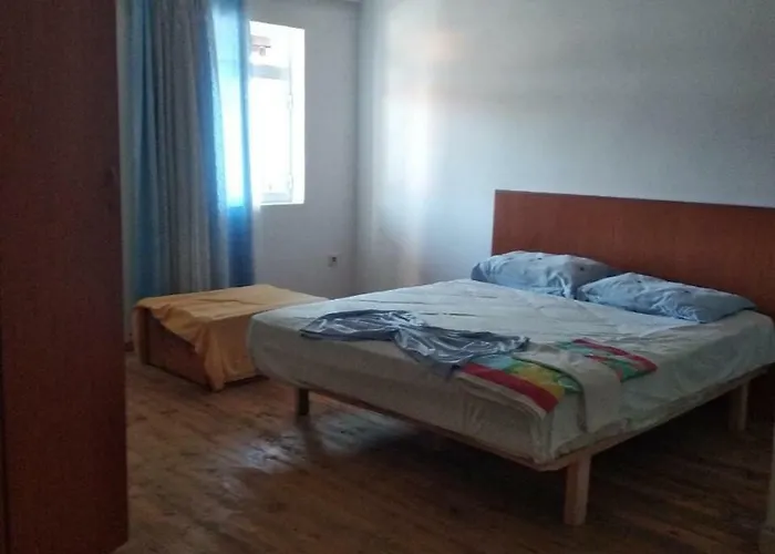 Dede Nikolla Guest house