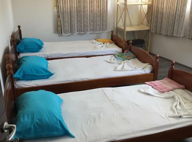 Dede Nikolla Guest house 2*